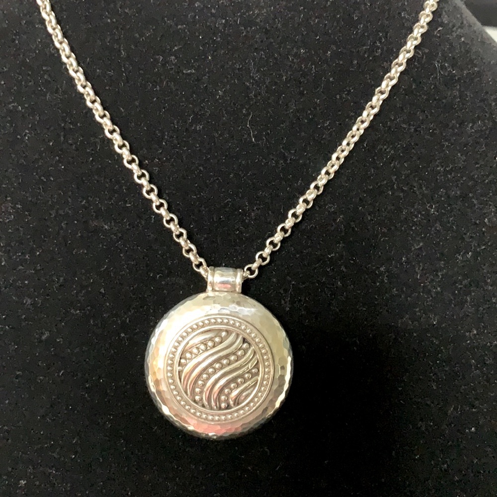 EUC Brighton necklace